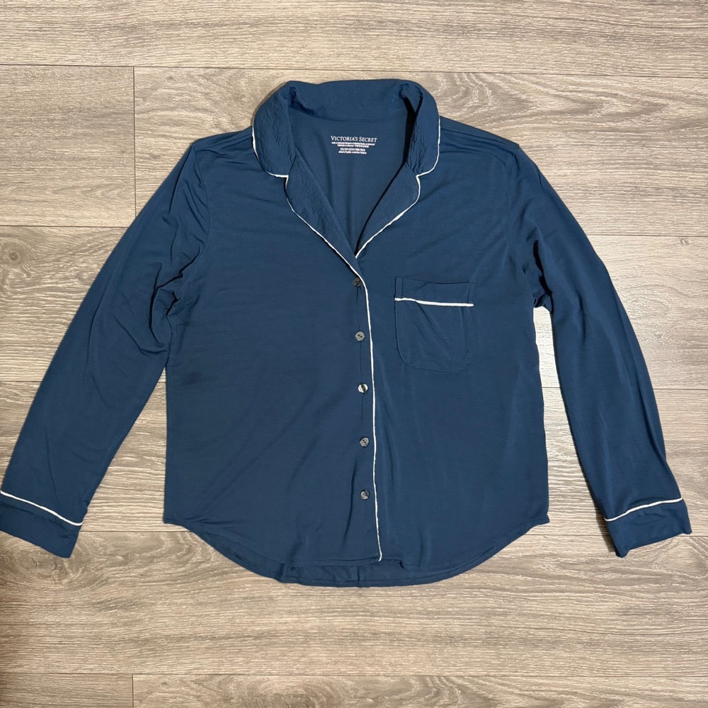 Victoria's Secret Navy Pajama Top XS Blue Long Sleeve Lougewear Max Comfort
